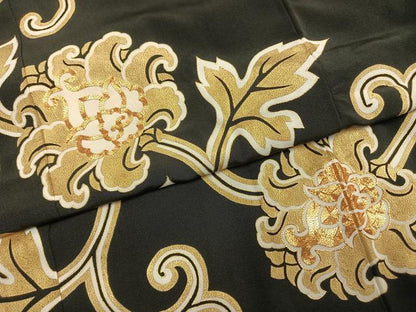平和屋着物●豪華黒留袖　作家物　駒刺繍　花唐草文　金彩　正絹　逸品　AABH5097fy