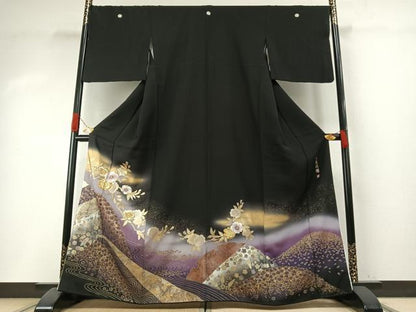 平和屋着物●豪華黒留袖　作家物　泰常　駒刺繍　王朝刺繍　枝花文　暈し染め　金銀糸　金銀彩　やまと誂製　正絹　逸品　AABH5106fy