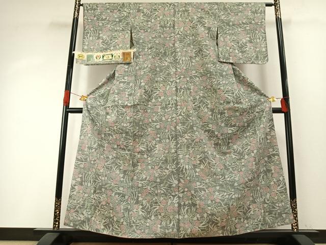 平和屋着物●本場結城紬　重要無形文化財　100亀甲　草花文　証紙付き　正絹　逸品　AABH5089fy