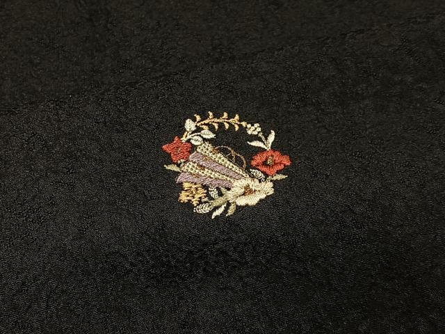 平和屋着物∞道行コート　総刺繍　檜扇花丸文　黒地　金糸　ロング丈　正絹　逸品　CABE5004ua