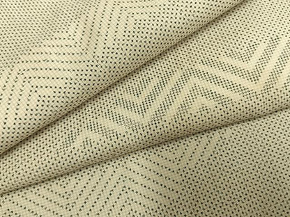 平和屋着物●本場大島紬　白大島　一元絣　幾何学文様　正絹　逸品　AABH5139fy