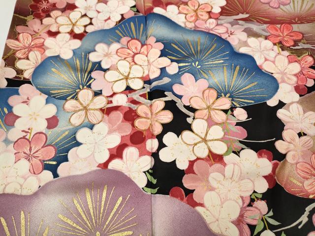 平和屋着物●紫綬褒章　巨匠『岩田専太郎』　振袖　駒刺繍　エ霞草花文　黒地　金彩　正絹　逸品　CABF3471ut