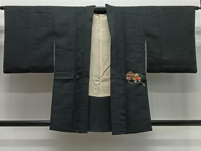 平和屋着物＃羽織　総刺繍　駒刺繍　檜扇文　黒地　金銀糸　正絹　逸品　CABE5074ua