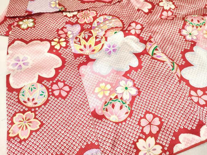 平和屋着物[]七五三　女の子　３歳　祝着　三つ身　長襦袢(単衣・半衿刺繍)・被布セット　鞠舞桜文　金彩　逸品　DABE7024ma