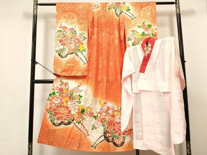 平和屋着物∵女の子　十三参り　子供　祝着・長襦袢(無双仕立て・半衿刺繍)セット　駒刺繍　花車文　暈し染め　金彩　逸品　DABE7029ma