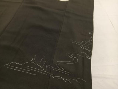 平和屋着物■豪華黒留袖　手描き　駒刺繍　飛鶴風景文　銀彩　正絹　逸品　BAAX2053hv