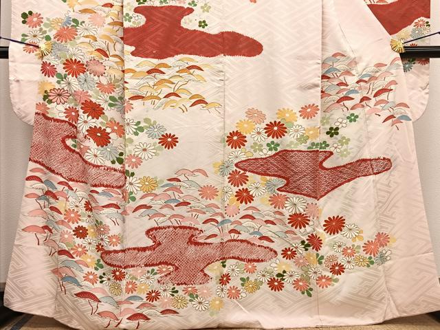 平和屋着物●豪華振袖　総絞り　駒刺繍　吉祥草花文　金彩　正絹　逸品　AABF9058cs 平和屋着物○豪華振袖 総絞り 駒刺繍 草花丸文 黒地 金彩 正絹 逸品