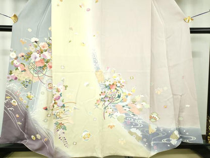平和屋着物●訪問着　作家物　駒刺繍　鏡裏花文　暈し染め　金彩　正絹　逸品　DABE5446ps