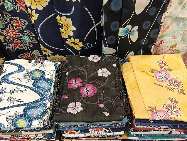 平和屋着物■浴衣 まとめて 45点 蝶 紫陽花 朝顔 向日葵 花柄 型染め 金彩 など 着用可能多数 未使用品あり mmm122