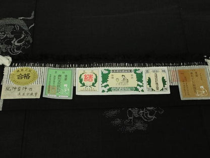 平和屋本店●希少　本場結城紬　重要無形文化財　160亀甲　飛び亀甲柄　風神雷神　黒地　縞屋謹製　証紙付き　逸品　DZAB1990kh6