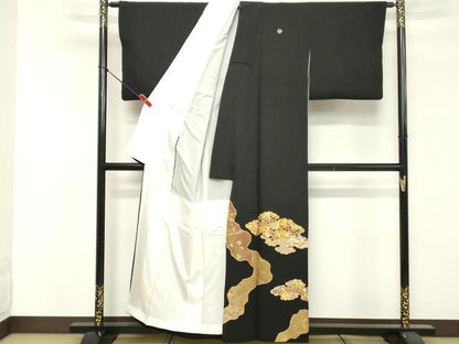 平和屋着物■豪華黒留袖　駒刺繍　雲重ね花文　金彩　正絹　逸品　DABF4165cd