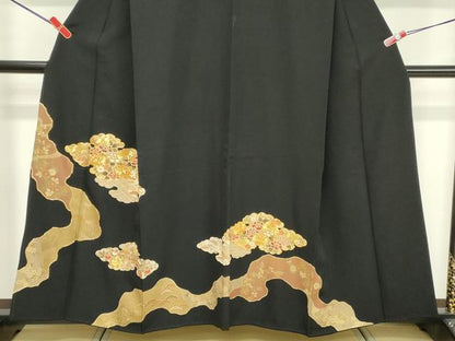 平和屋着物■豪華黒留袖　駒刺繍　雲重ね花文　金彩　正絹　逸品　DABF4165cd
