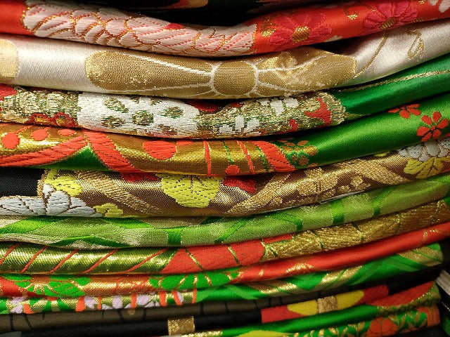 平和屋本店■子供帯 まとめて 35点 向かい鶴 鴛鴦 蝶 花柄 楽器 寿字 毬 アンティーク 金銀糸 など 着用可能多数 未使用品あり se029