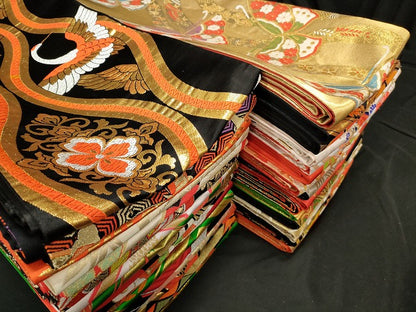 平和屋本店■子供帯 まとめて 35点 向かい鳳凰 向かい鶴 折り鶴 蝶 花柄 七宝 金銀糸 など 着用可能多数 未使用品あり se030