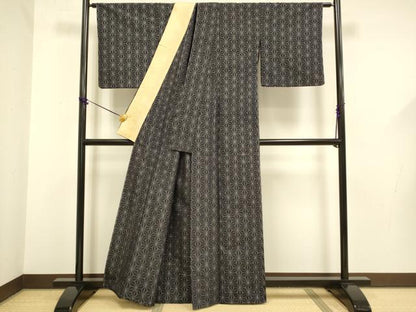 平和屋着物▽琉球紬　単衣　麻の葉文様　反端付き　正絹　逸品　DABF5583du