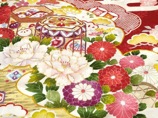 平和屋着物●豪華振袖　駒刺繍　貝桶草花文　金彩　正絹　逸品　DABF1216ud