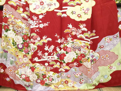 平和屋着物●豪華振袖　駒刺繍　貝桶草花文　金彩　正絹　逸品　DABF1216ud