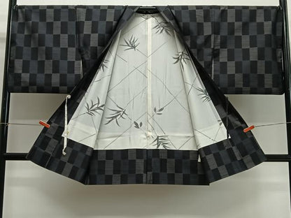 平和屋着物∞道中着　本場大島紬　市松文様　ロング丈　ほていや扱い　正絹　逸品　CABG3919ua