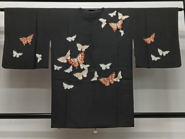 平和屋着物∞道行コート　舞蝶文　黒地　金彩　正絹　逸品　CABG3957ua