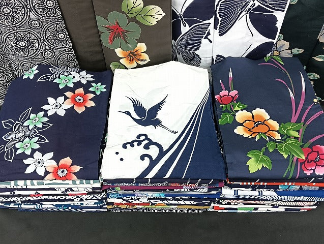 平和屋着物■浴衣 まとめて 45点 鶴 蝶 花柄 立波 型染め など 着用可能多数 未使用品あり mmm1051