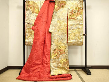 平和屋本店●色打掛　お引きずり　和装　婚礼　結婚式　花嫁　神社挙式　駒刺繍　扇吉祥文　金銀彩　十二単風　逸品　DABF5818du