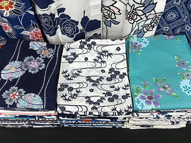 平和屋着物■浴衣 まとめて 45点 蝶 松竹梅 薔薇 花柄 型染め など 着用可能多数 未使用品あり mmm1057