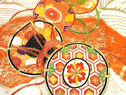 平和屋着物[]七五三　女の子　７歳　祝着　四つ身　駒刺繍　青海波　鼓花文　金彩　洗える着物　DABE7377ma