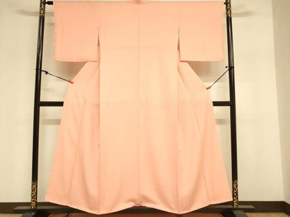 平和屋着物■上質な色無地　霞地紋　サーモンピンク色　正絹　逸品　未使用　DABF0263ea