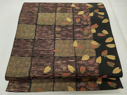 平和屋着物◎六通柄袋帯　市松舞花びら　黒地　金糸　正絹　逸品　CABF2393qe
