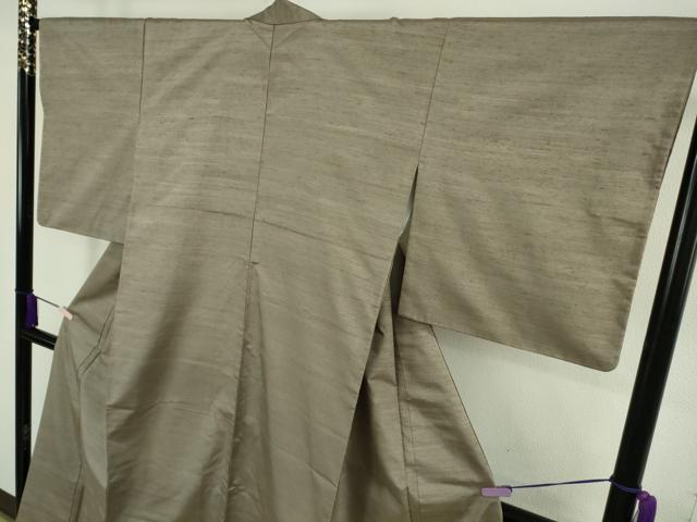 平和屋着物●極上　紅花紬　米沢　新田秀次　色無地　薄い煤色　逸品　DZAB1718kh6