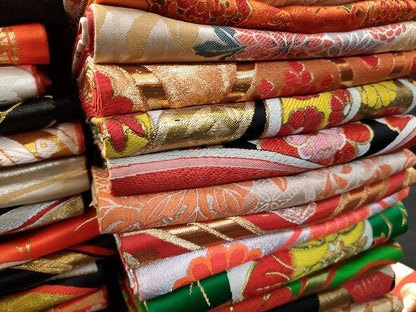 平和屋本店■子供帯 まとめて 35点 向かい鳳凰 鶴 孔雀 蝶 折り鶴 松竹梅 花柄 七宝 楽器 アンティーク 着用可能多数 未使用品あり ppp3814