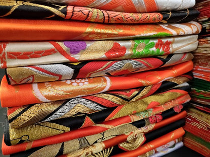 平和屋本店■子供帯 まとめて 35点 向かい鳳凰 鶴 孔雀 蝶 折り鶴 松竹梅 花柄 七宝 楽器 アンティーク 着用可能多数 未使用品あり ppp3814