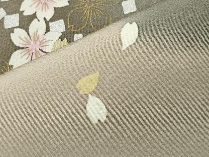 平和屋着物●世界的友禅作家　千地泰弘　小紋　舞桜文　金銀彩　正絹　逸品　CABI0449gh