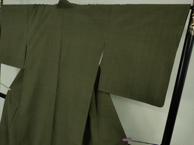 平和屋本店●極上　本場結城紬　重要無形文化財　井上商事謹製　色無地　海松色　証紙・証明書付き　逸品　DZAB6104kh6