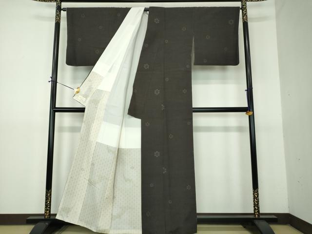 平和屋着物●結城紬　80亀甲　飛び亀甲柄　舞花文　やまと金ラベル　正絹　逸品　DABG8255ps