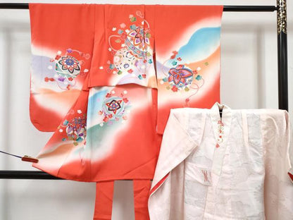 平和屋着物[]七五三 女の子 ３歳 祝着 三つ身 長襦袢(袷・半衿刺繍)セット 鞠花文 暈し染め 金彩 逸品 DABG3014ma