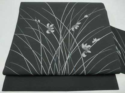 平和屋着物●塩瀬　九寸名古屋帯　刺繍　草花文　黒地　正絹　逸品　CABI8900hy