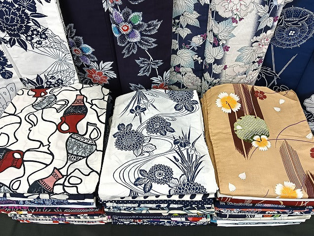 平和屋着物■浴衣 まとめて 45点 人物 蝶 朝顔 菖蒲 花柄 綿紅梅 ラメ 型染め 暈し染め など 着用可能多数 未使用品あり mmm1202