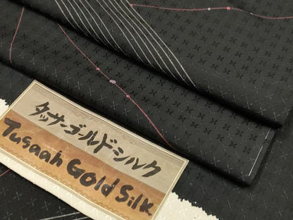 平和屋着物▽タッサーゴールドシルク　小紋　単衣　幾何学文様　黒地　証紙付き　正絹　逸品　未使用　DABH4730du