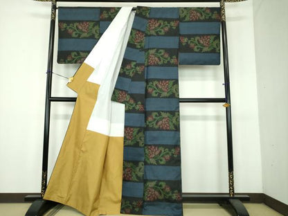 平和屋着物●本場大島紬　7マルキ　更紗花唐草文　正絹　逸品　DABH9129ps