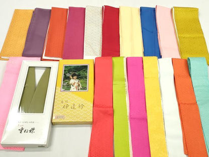 平和屋着物▼和装小物　重ね衿・伊達衿まとめて20点　紗綾形 舞桜 桧垣　金糸　金彩　未使用品あり　逸品　DABG6515xg