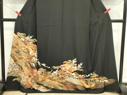 平和屋着物■豪華黒留袖　駒刺繍　扇面枝梅文　金彩　正絹　逸品　DABI0668cd