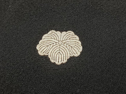 平和屋着物■豪華黒留袖　駒刺繍　飛鶴平安人物文　金彩　正絹　逸品　BAAX9191yc