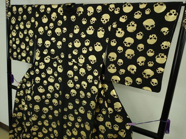 平和屋本店●極上　小紋　髑髏　骸骨　黒地　金彩　反端付き　逸品　未使用　DZAB2454kh6