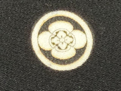 平和屋着物■豪華黒留袖　駒刺繍　扇面御所車文　金彩　正絹　逸品　CABJ6810oy