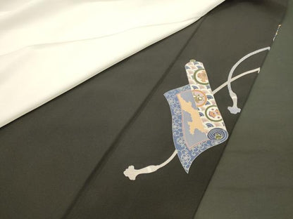 平和屋着物■豪華黒留袖　作家物　駒刺繍　人物風景松文　金彩　正絹　逸品　CABJ6853oy