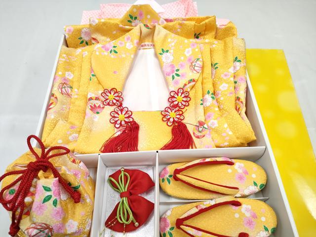 平和屋着物[]七五三　女の子　３歳　祝着　三つ身　長襦袢(単衣)・被布・草履・小物セット　鞠花文　暈し染め　金彩　箱付き　DABG3152ma