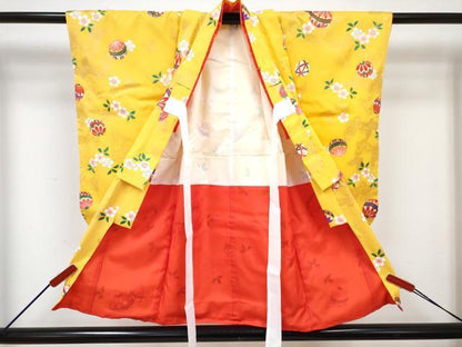平和屋着物[]七五三　女の子　３歳　祝着　三つ身　長襦袢(単衣)・被布・草履・小物セット　鞠花蝶文　金彩　箱付き　DABG3153ma