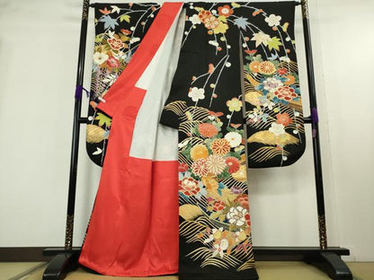 平和屋本店●極上　創業460年・千總　振袖・長襦袢(袷・半衿刺繍)　駒刺繍　立波吉祥花舟文　黒地　逸品　DZAB3420kh6