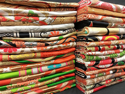 平和屋本店■子供帯 まとめて 35点 向かい鶴 蝶 花柄 七宝 正倉院 アンティーク 金銀糸 など 着用可能多数 未使用品あり mmm1340